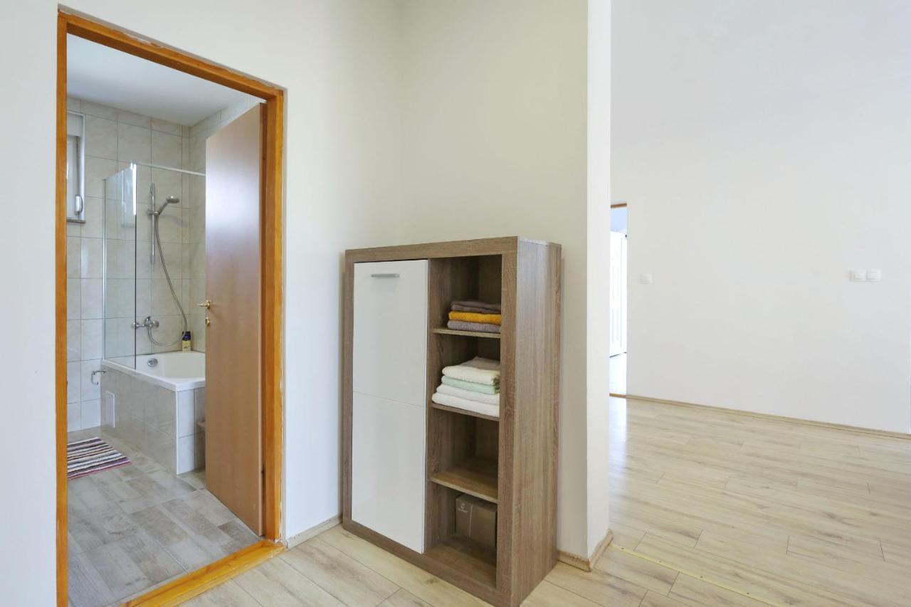 Holidayhouse Alirio With Heated Pool. Vrsi Ngoại thất bức ảnh