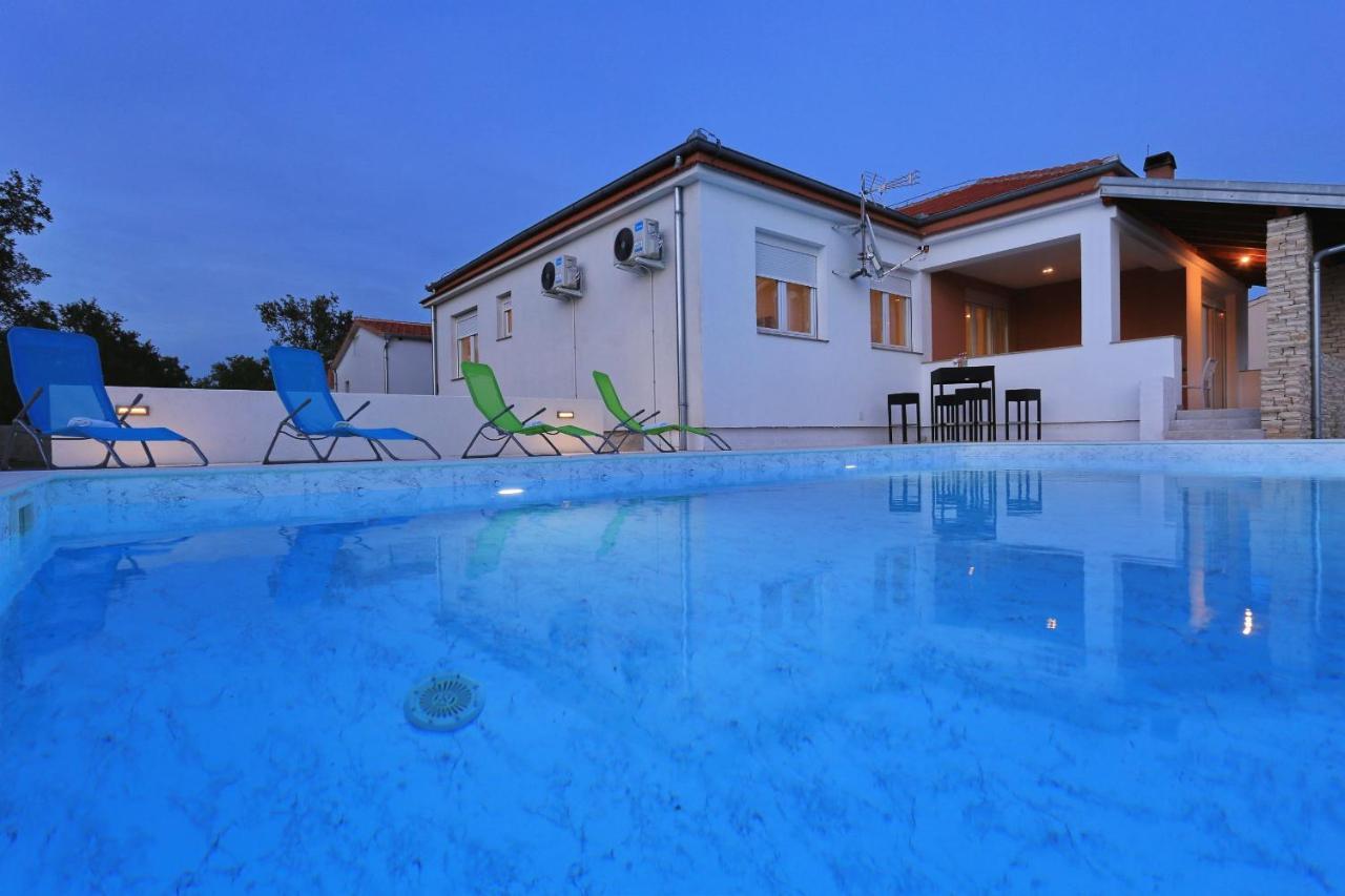 Holidayhouse Alirio With Heated Pool. Vrsi Ngoại thất bức ảnh