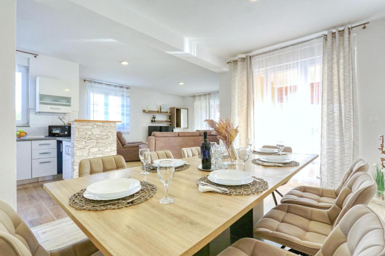 Holidayhouse Alirio With Heated Pool. Vrsi Ngoại thất bức ảnh