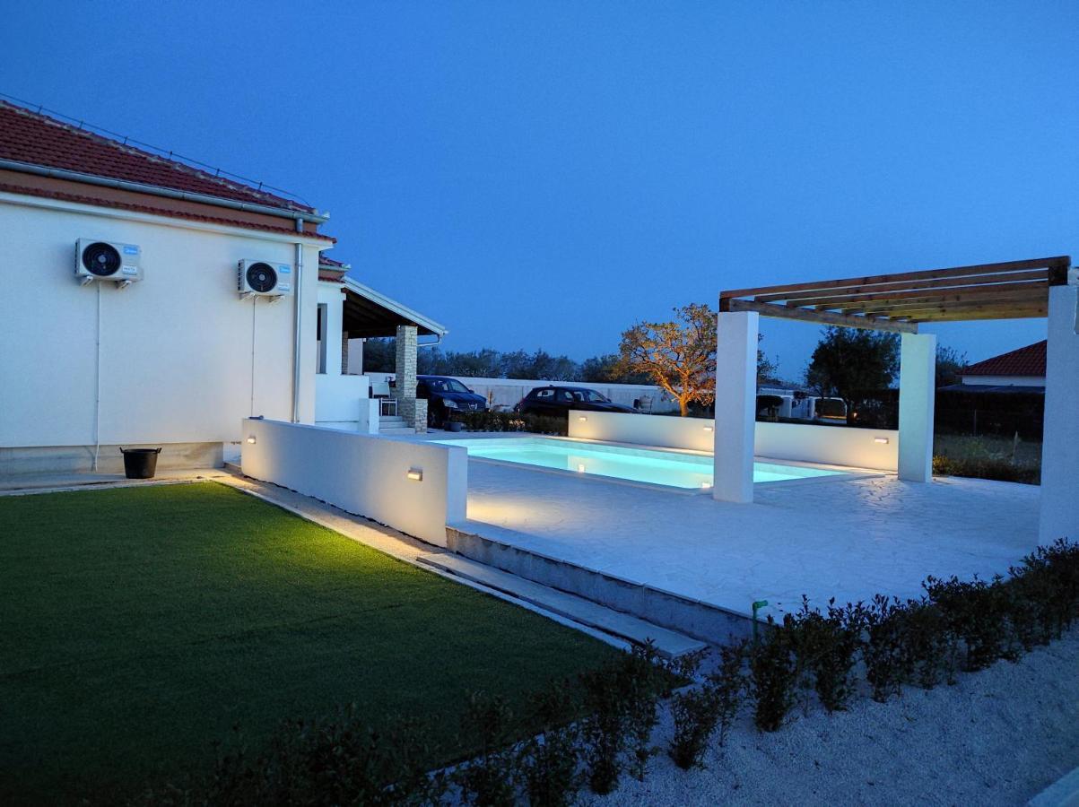 Holidayhouse Alirio With Heated Pool. Vrsi Ngoại thất bức ảnh