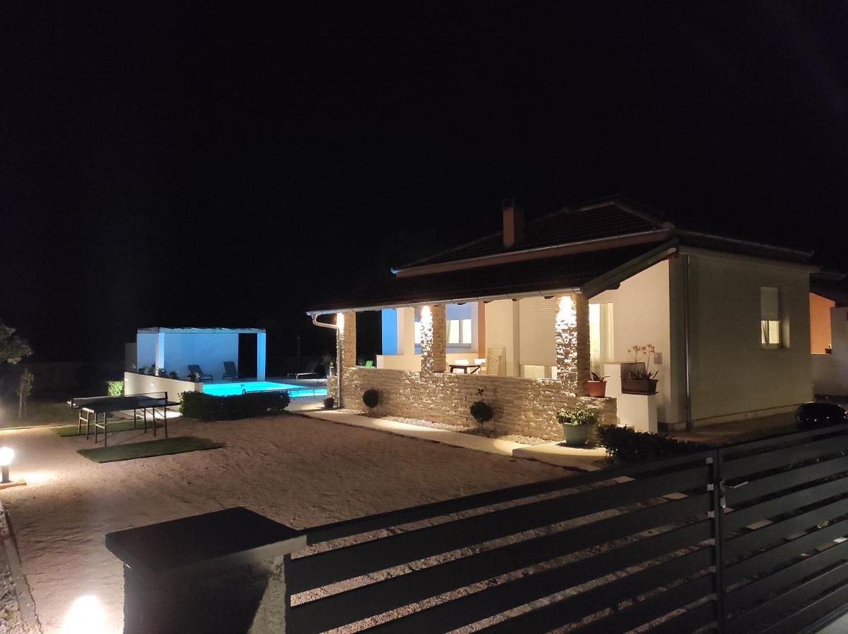 Holidayhouse Alirio With Heated Pool. Vrsi Ngoại thất bức ảnh